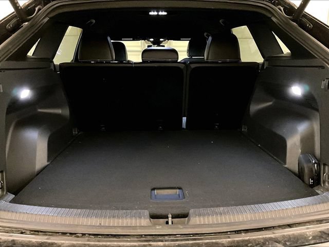 Used 2024 Volkswagen Atlas Cross Sport SE w/ Black Wheel Package AWD/4WD image 33