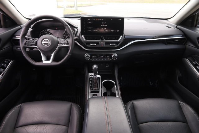 Certified 2025 Nissan Altima 2.5 SR w/ SR Premium Package AWD/4WD image 23
