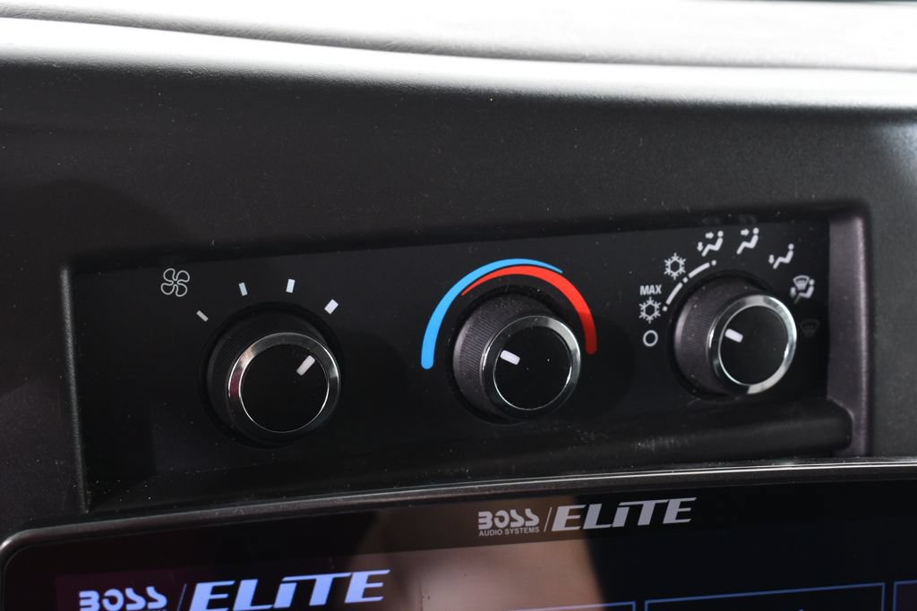 Used 2018 Chevrolet Express 2500 w/ Driver Convenience Package RWD image 25