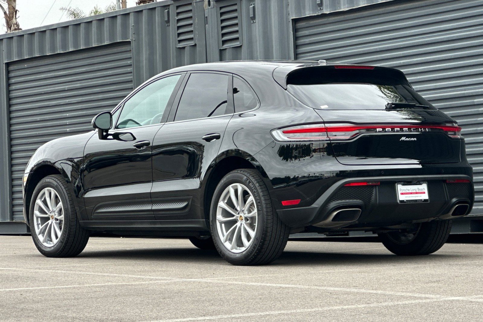 Used 2025 Porsche Macan image 3