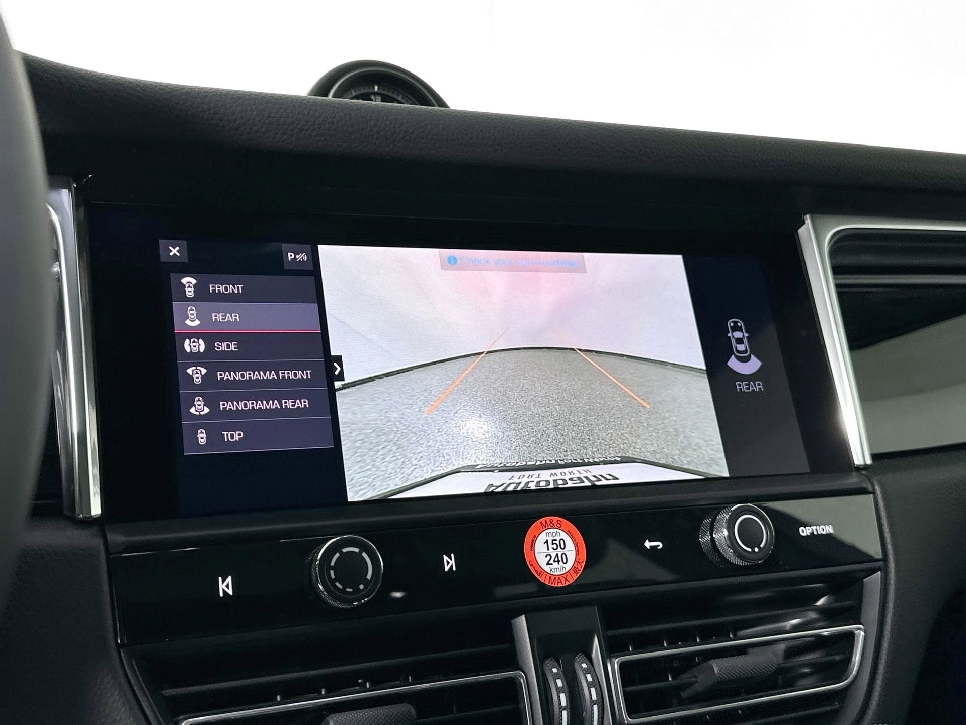 Certified 2025 Porsche Macan image 22