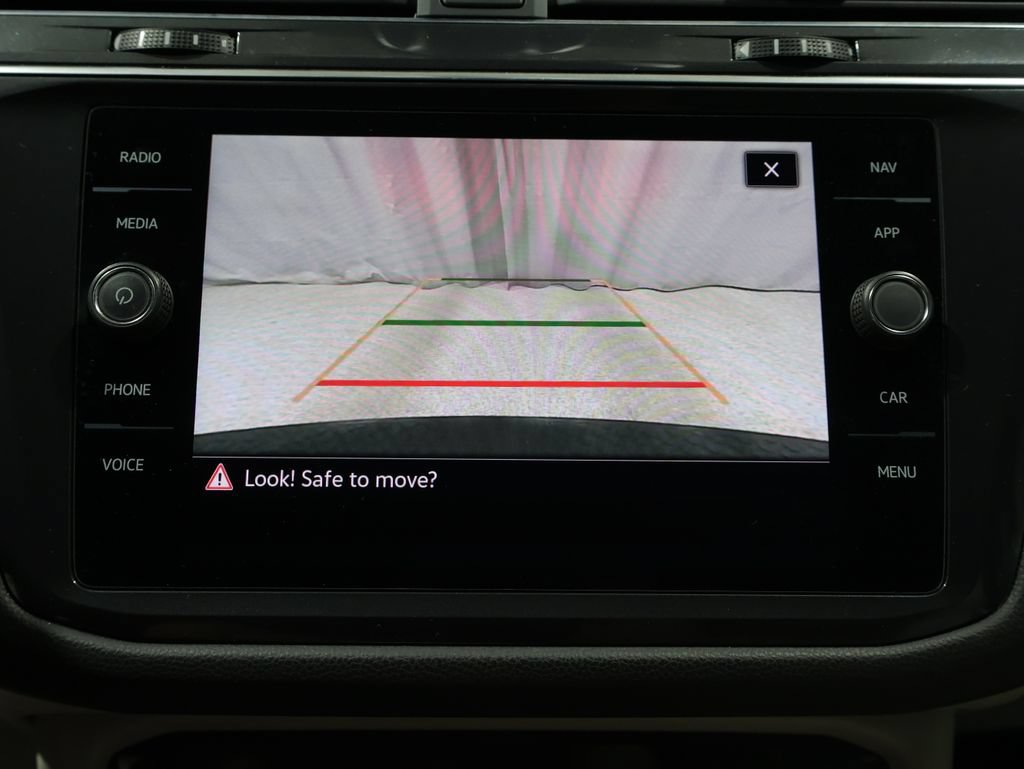 Used 2022 Volkswagen Tiguan SEL R-Line AWD/4WD image 29
