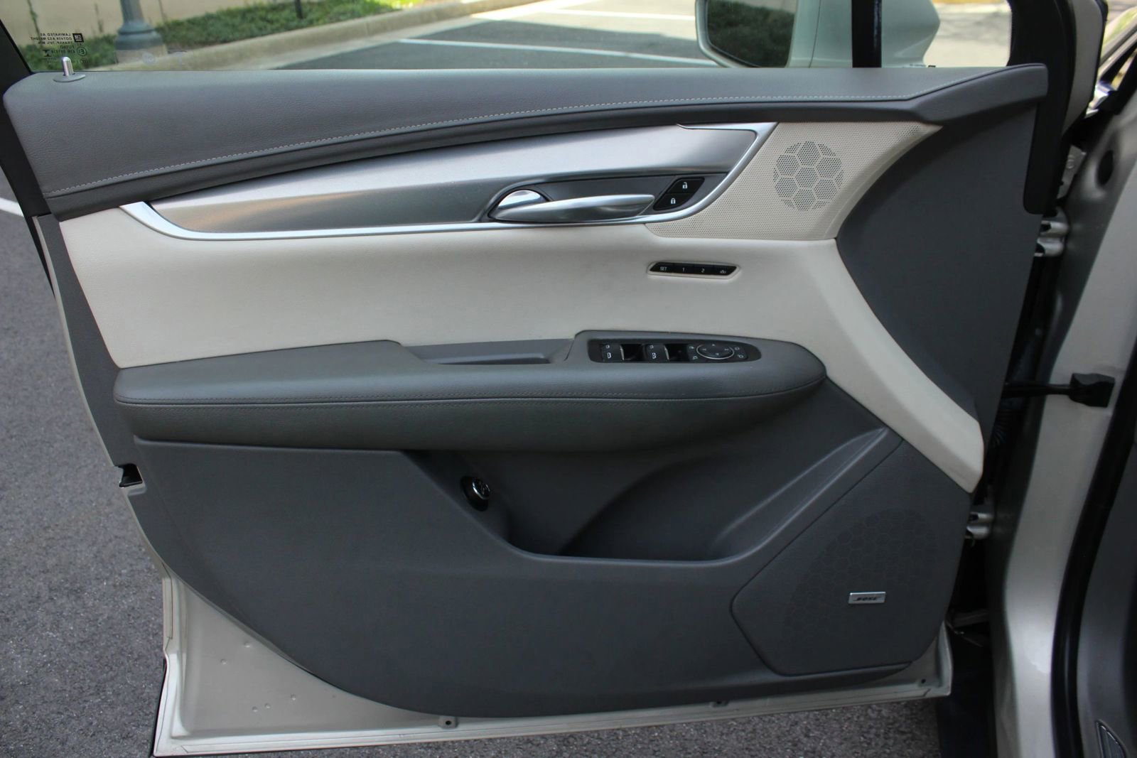 Used 2017 Cadillac XT5 Luxury w/ Driver Awareness Package AWD/4WD image 15