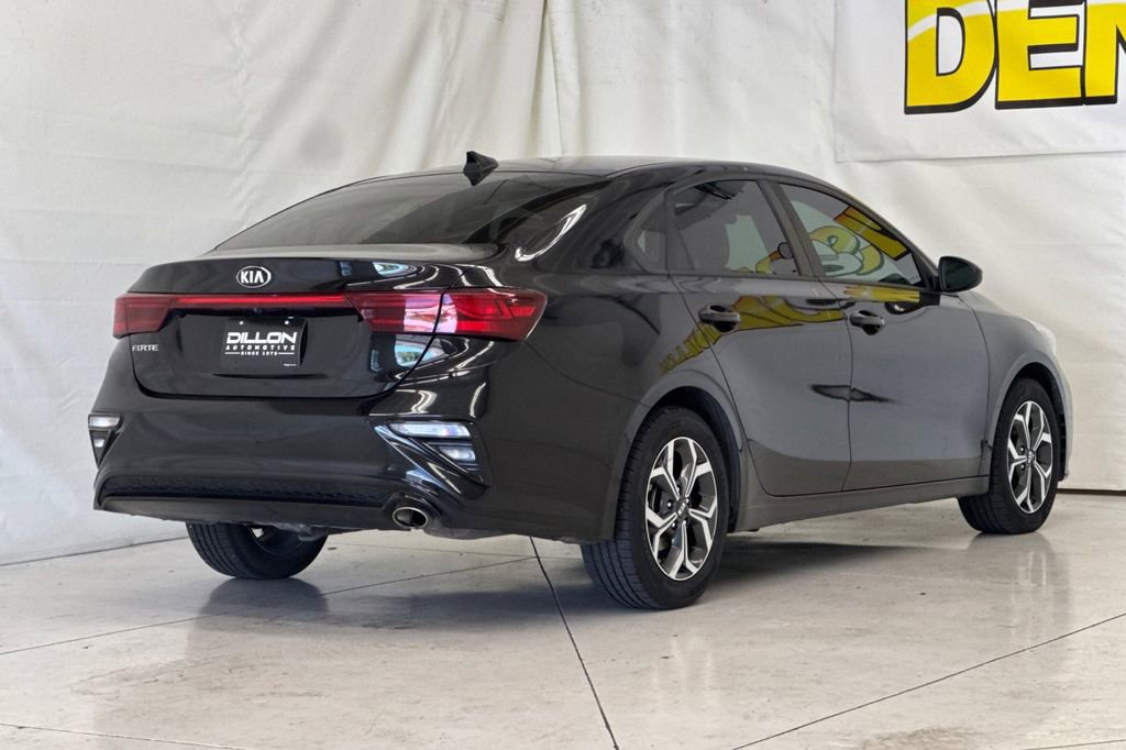 Used 2019 Kia Forte LXS FWD image 4