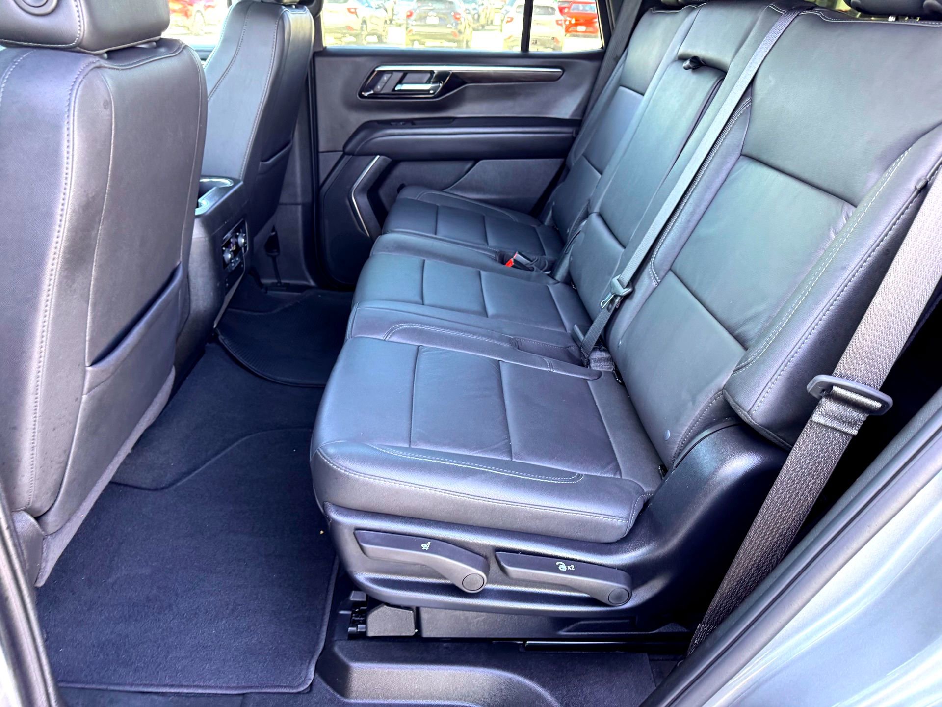Used 2025 Chevrolet Tahoe LT image 18