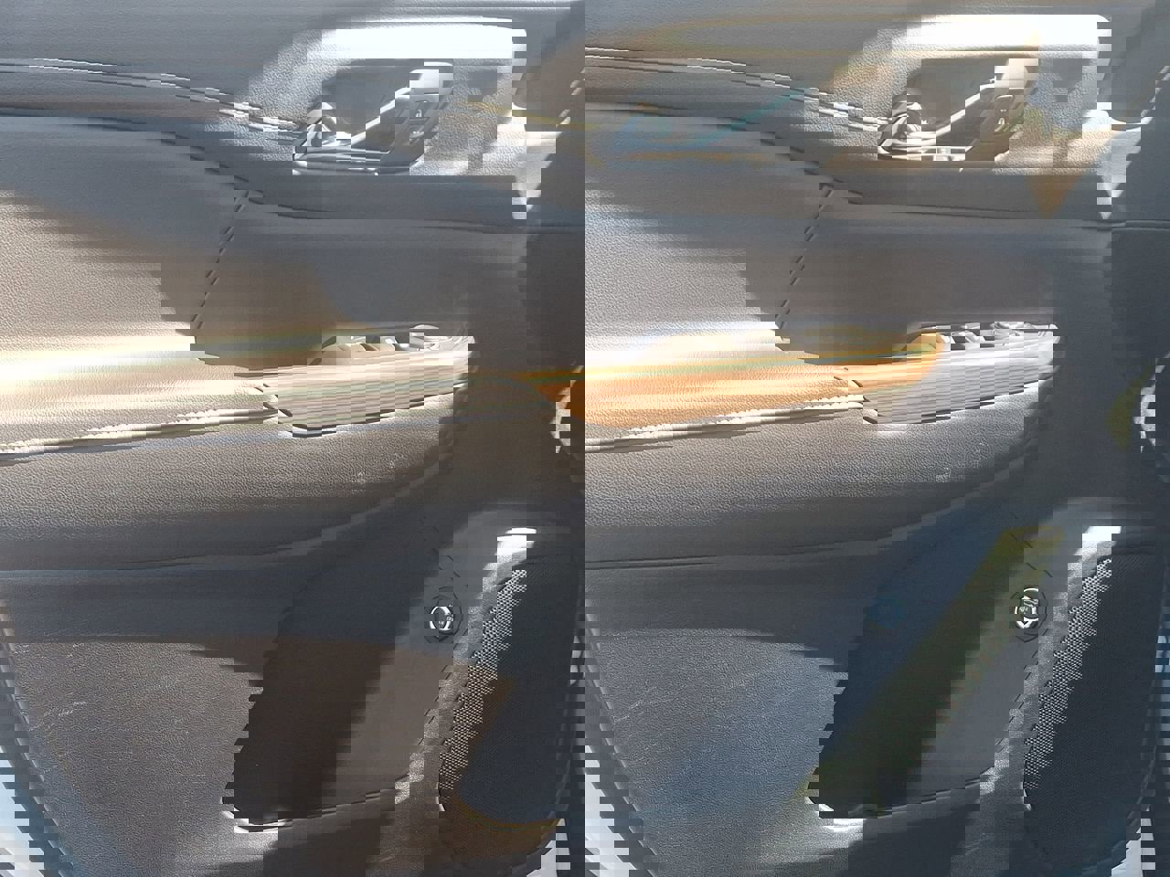 Certified 2023 GMC Acadia SLE w/ Driver Convenience Package image 10