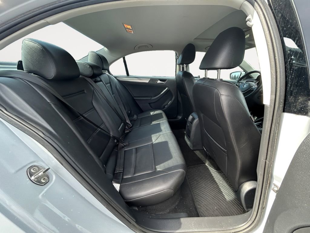 Used 2017 Volkswagen Jetta SE FWD image 22