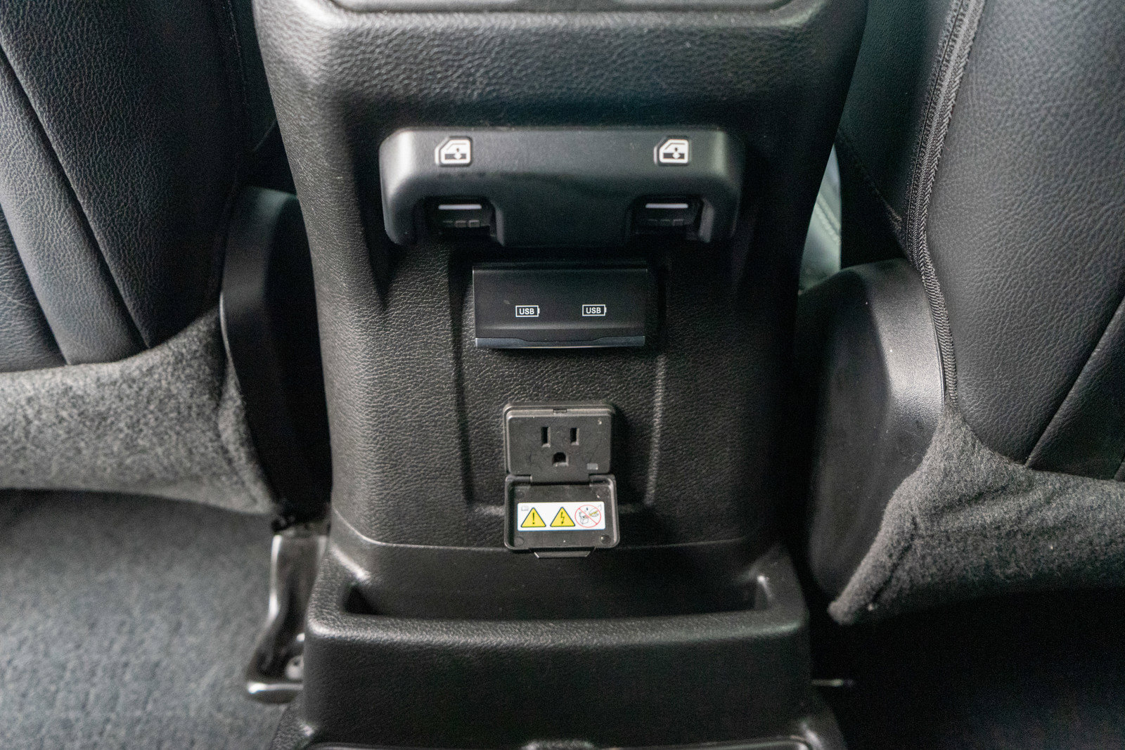 Used 2023 Jeep Wrangler Unlimited Sahara w/ Safety Group AWD/4WD image 32