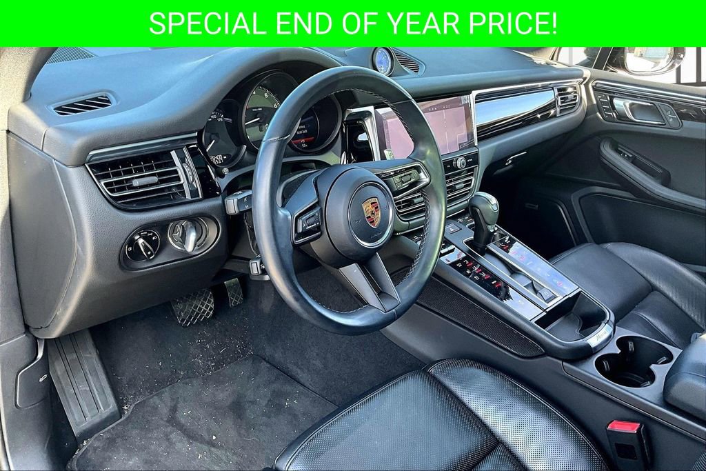 Used 2023 Porsche Macan Turbo image 17