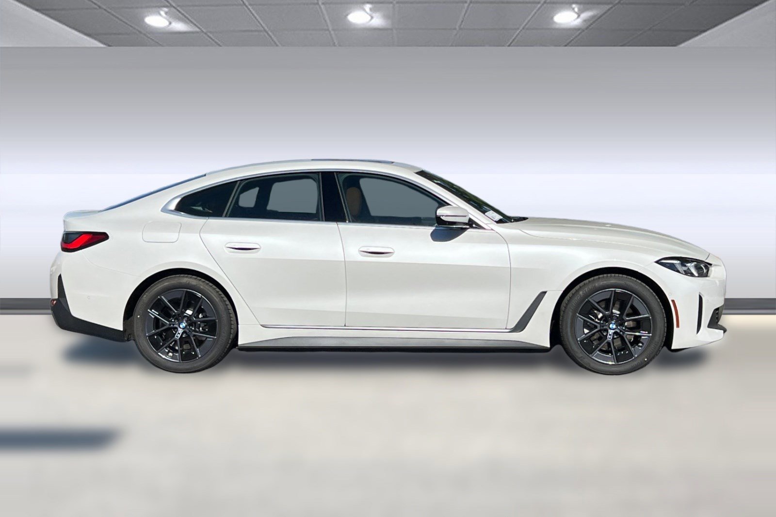 Used 2025 BMW i4 eDrive40 w/ Premium Package RWD image 7