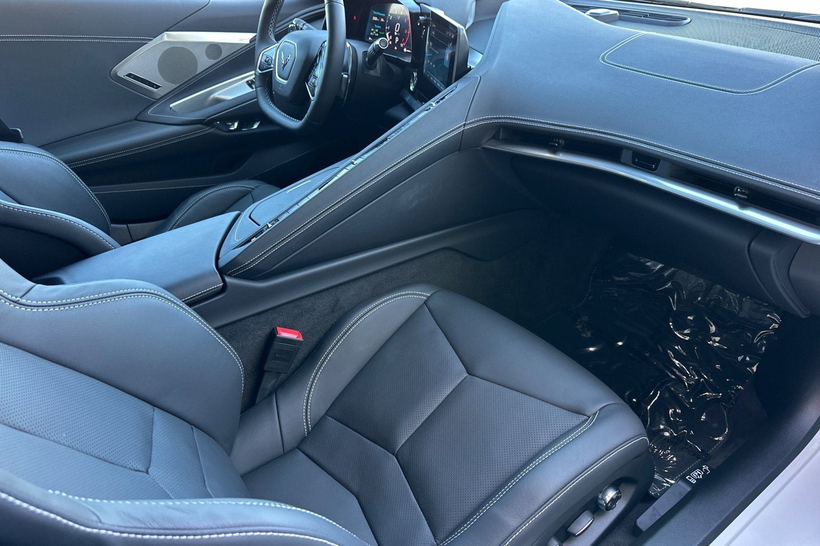 Used 2024 Chevrolet Corvette Stingray Preferred Cpe w/ Z51 Performance Package image 12