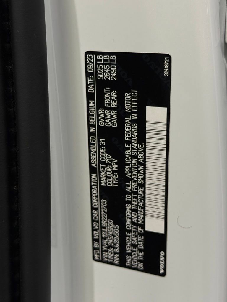 Used 2024 Volvo XC40 B5 Plus w/ Climate Package image 30