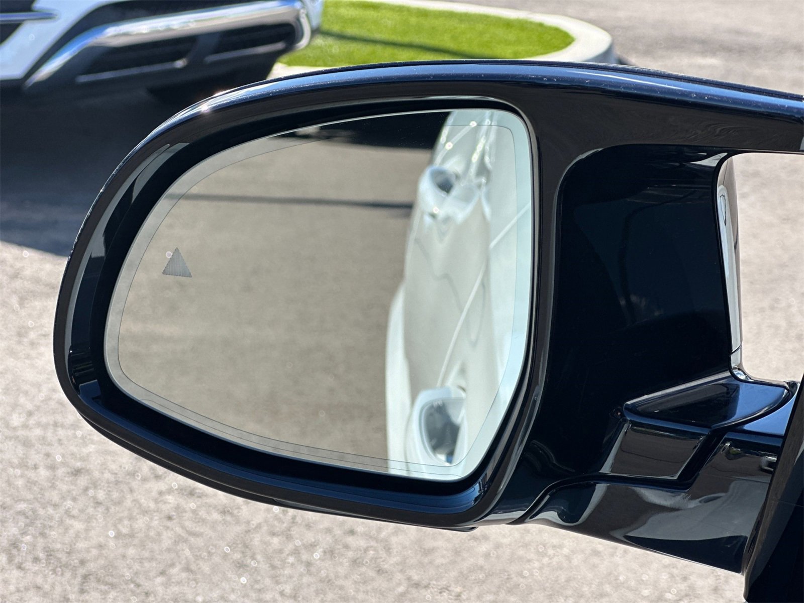 Used 2025 BMW X6 M Competition w/ Executive Package image 9