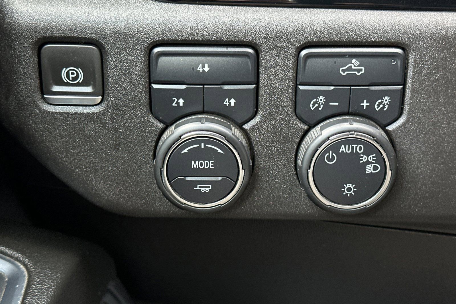 Used 2024 Chevrolet Silverado 3500 LT image 35