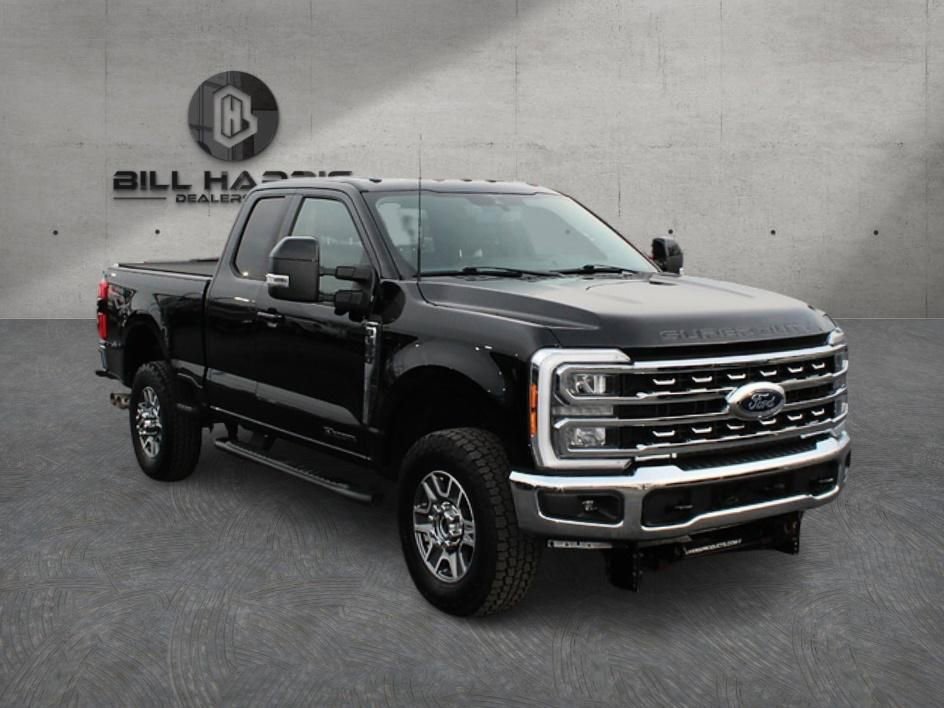 Used 2023 Ford F350 Lariat w/ FX4 Off-Road Package image 9