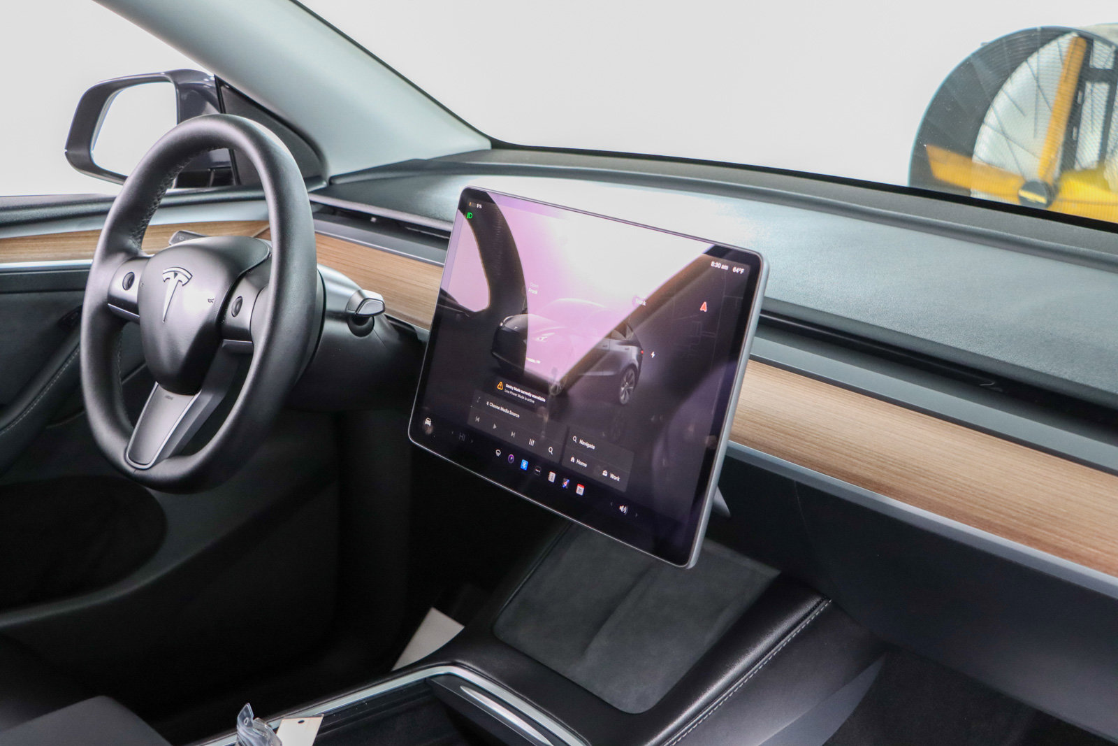 Used 2025 Tesla Model Y Long Range AWD/4WD image 23