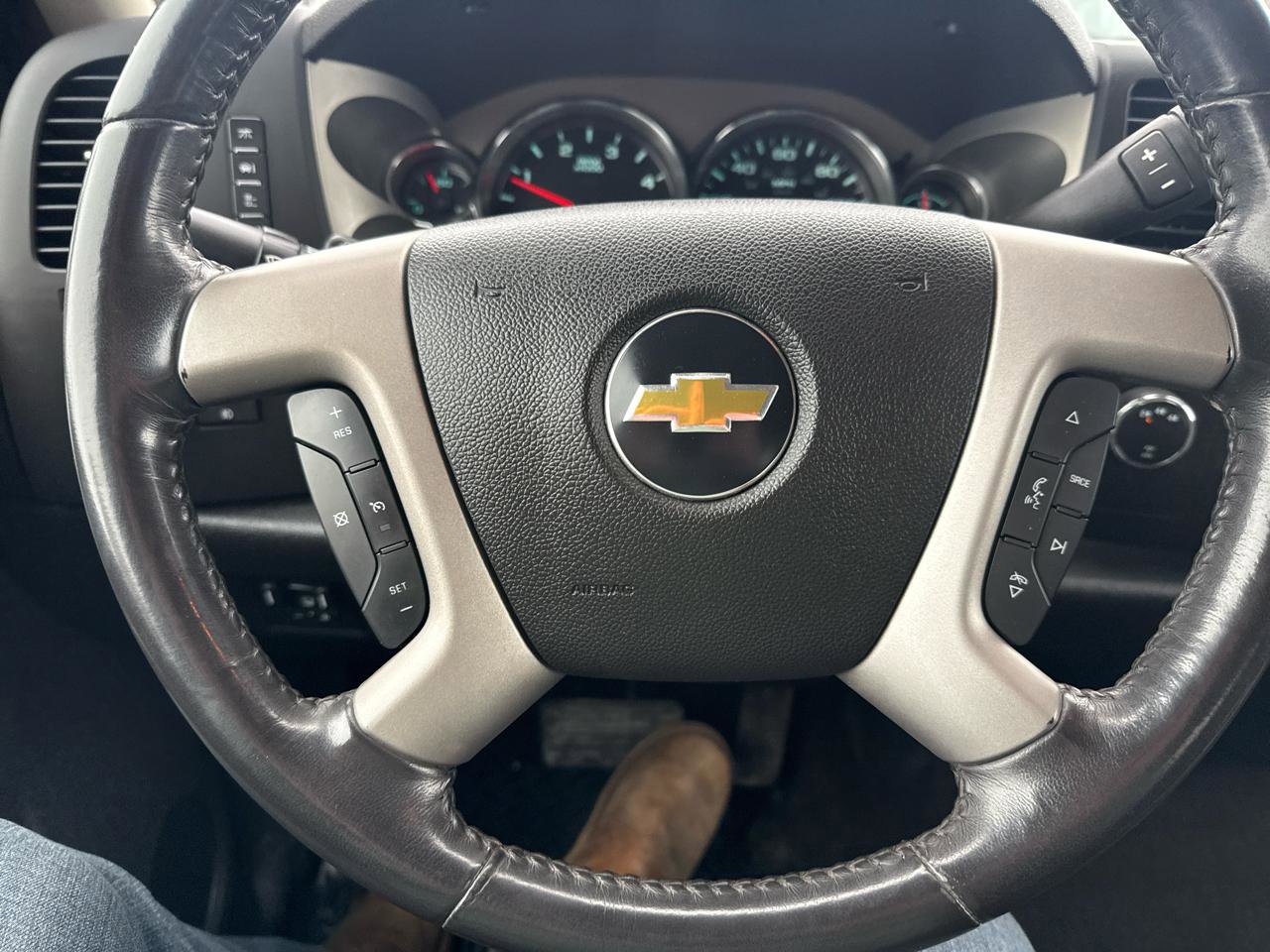 Used 2011 Chevrolet Silverado 3500 LT w/ Interior Plus Package AWD/4WD image 17