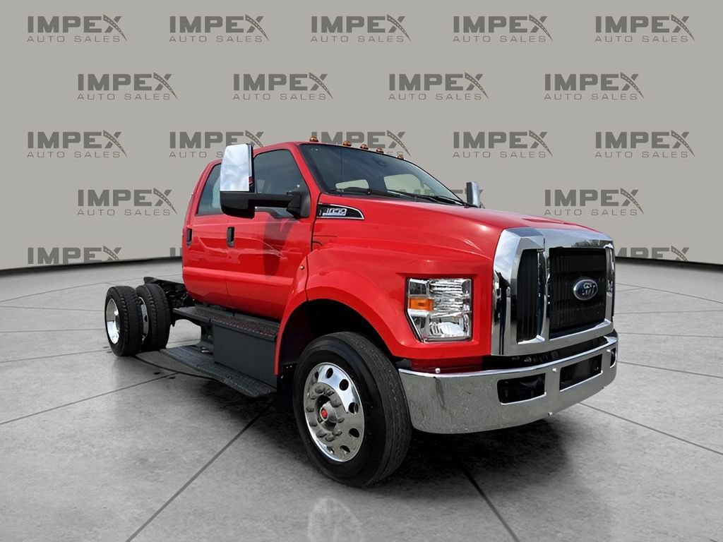 Used 2021 Ford F650 2WD Crew Cab Super Duty image 3