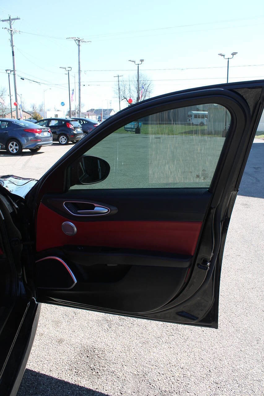Used 2019 Alfa Romeo Giulia Ti w/ Nero Edizione image 22