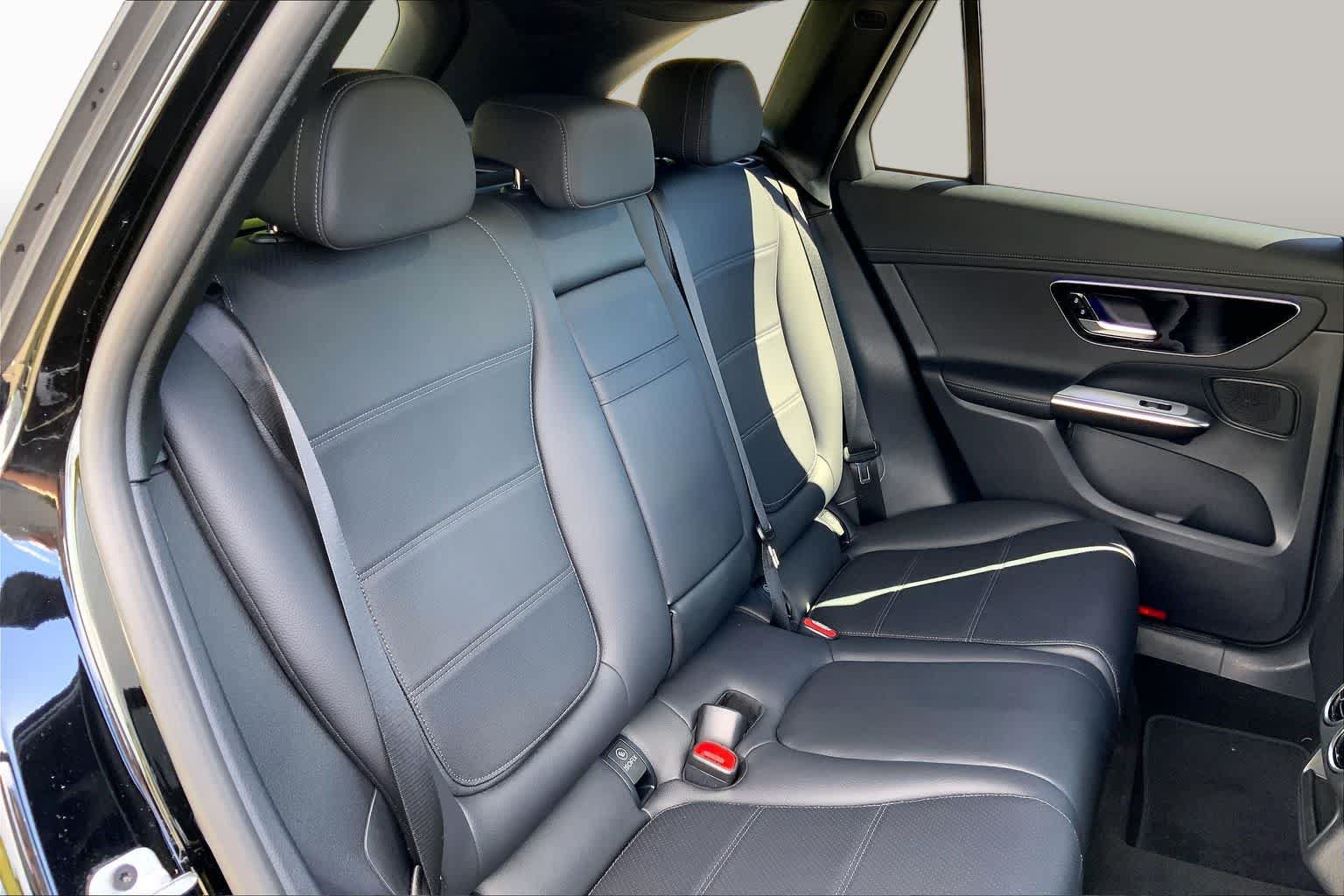 Used 2023 Mercedes-Benz GLC 300 4MATIC image 38