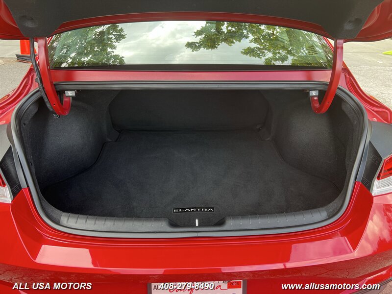 Used 2022 Hyundai Elantra Blue FWD image 23