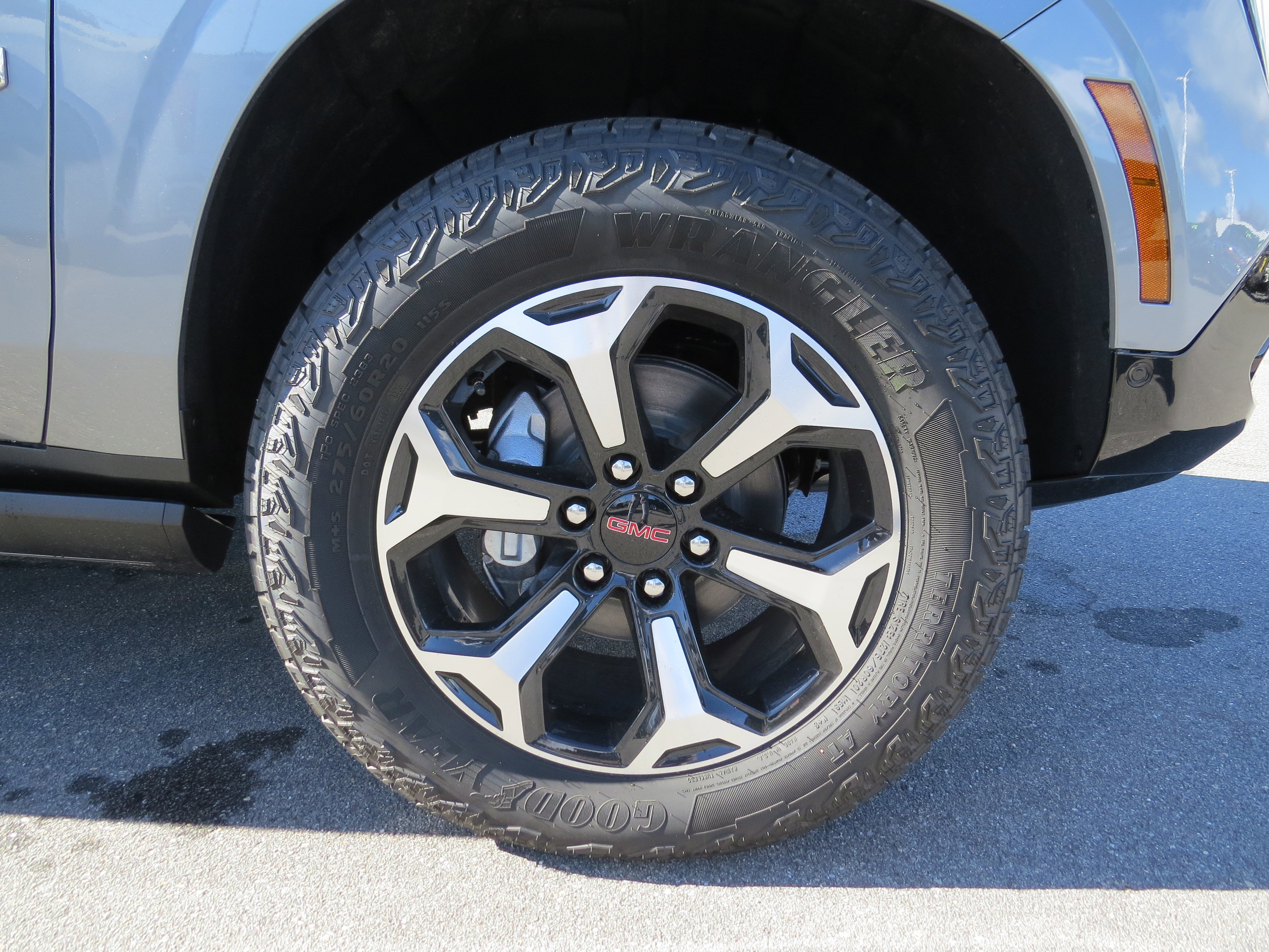 New 2026 GMC Yukon XL AT4 w/ AT4 Premium Package image 10