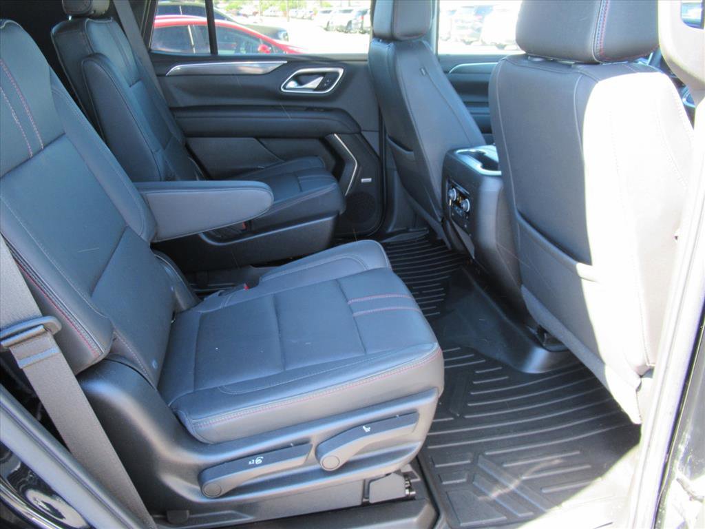 Used 2022 Chevrolet Tahoe RST w/ Luxury Package AWD/4WD image 29