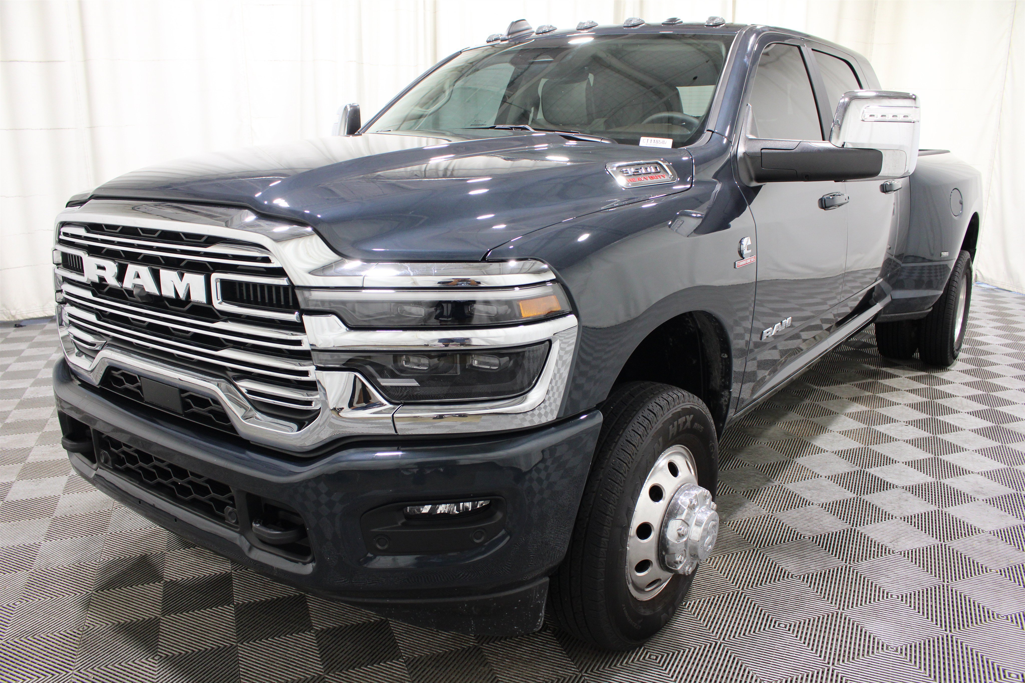 Used 2026 RAM 3500 Laramie AWD/4WD image 37