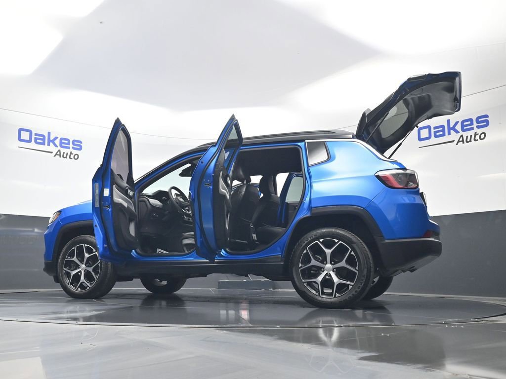 Used 2024 Jeep Compass Limited image 61