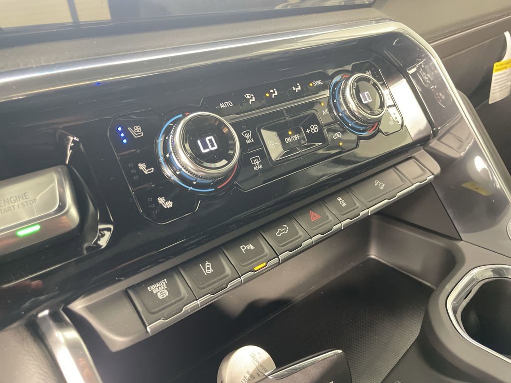 New 2025 GMC Sierra 2500 Denali w/ Denali Reserve Package image 18