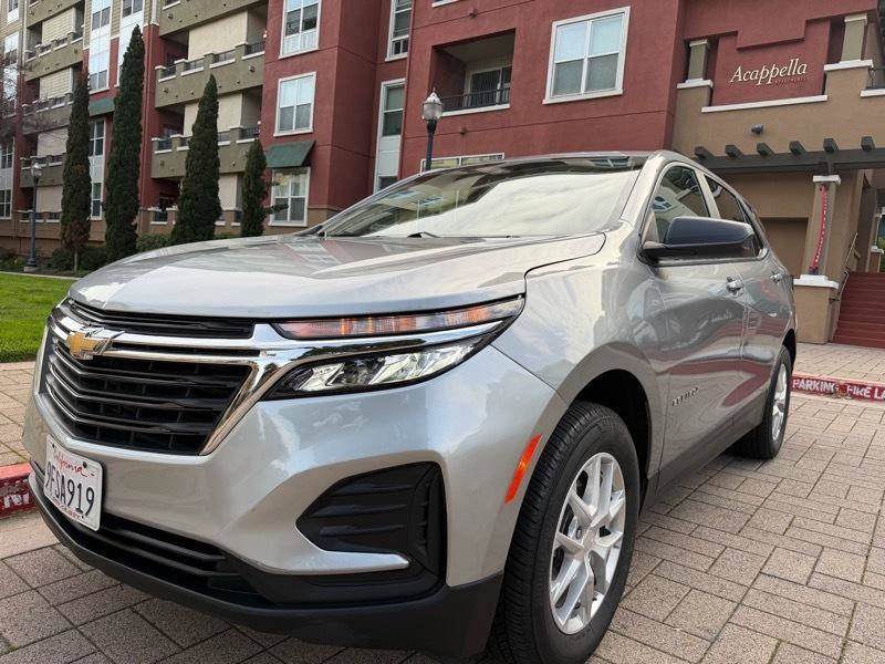 Used 2023 Chevrolet Equinox LS AWD/4WD image 2