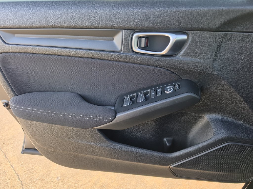 Used 2025 Honda Civic Sport image 25