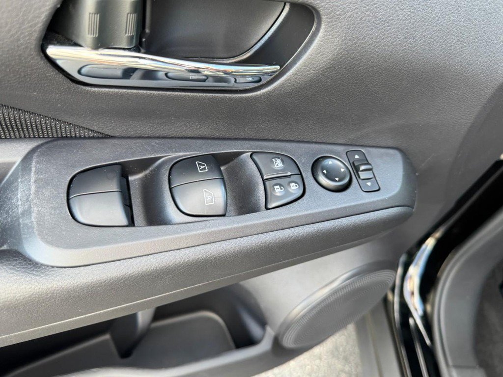 Certified 2024 Nissan Kicks SV FWD image 15