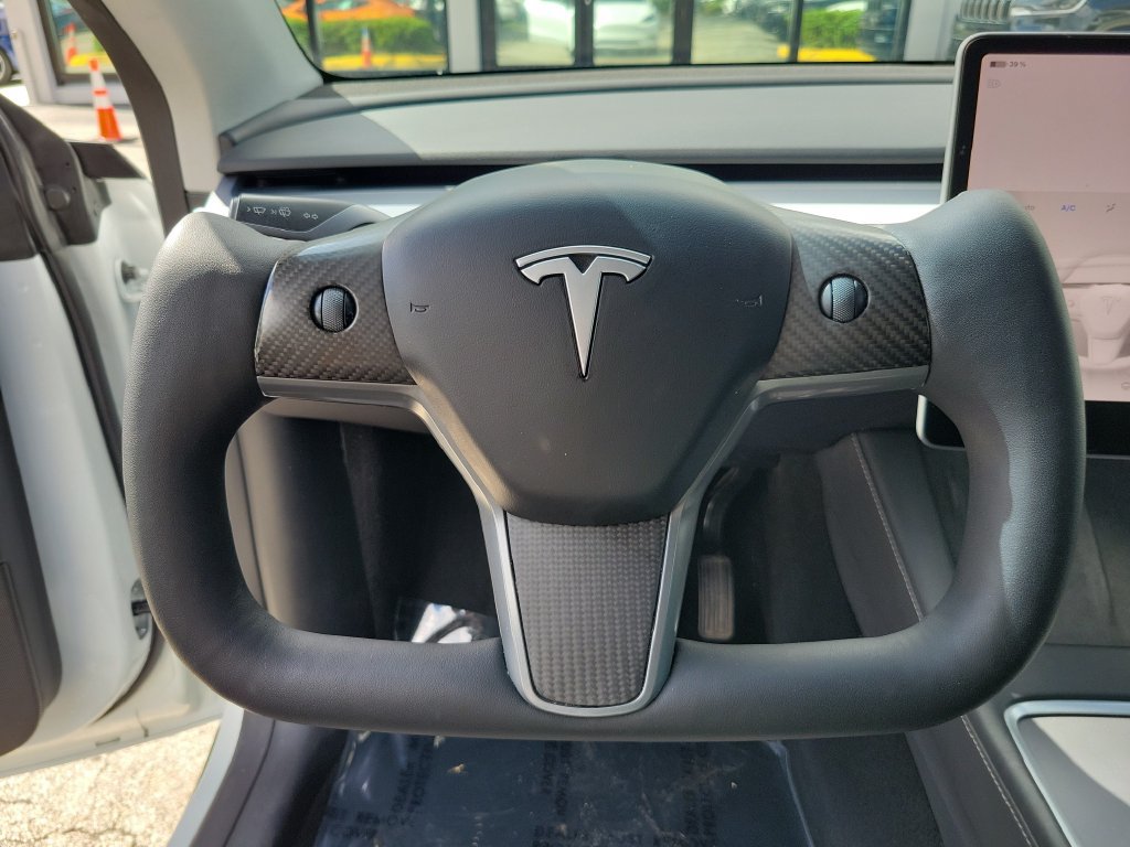 Used 2024 Tesla Model Y Long Range AWD/4WD image 29