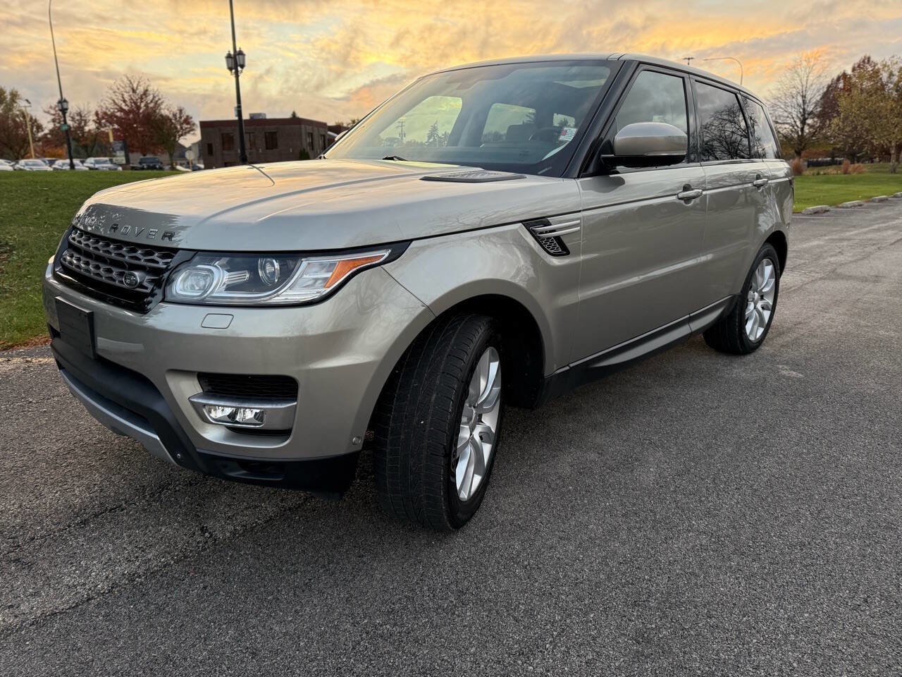 Used 2014 Land Rover Range Rover Sport Supercharged AWD/4WD image 3