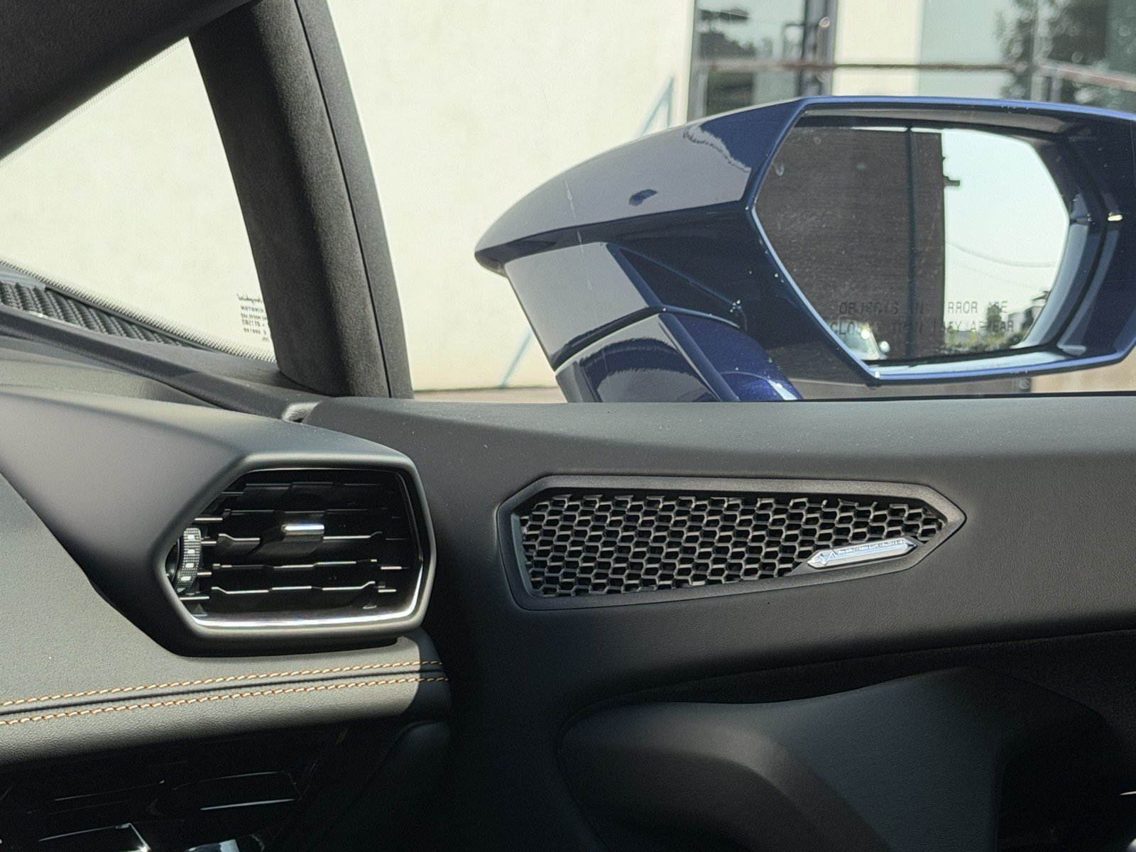 Used 2022 Lamborghini Huracan EVO RWD image 14