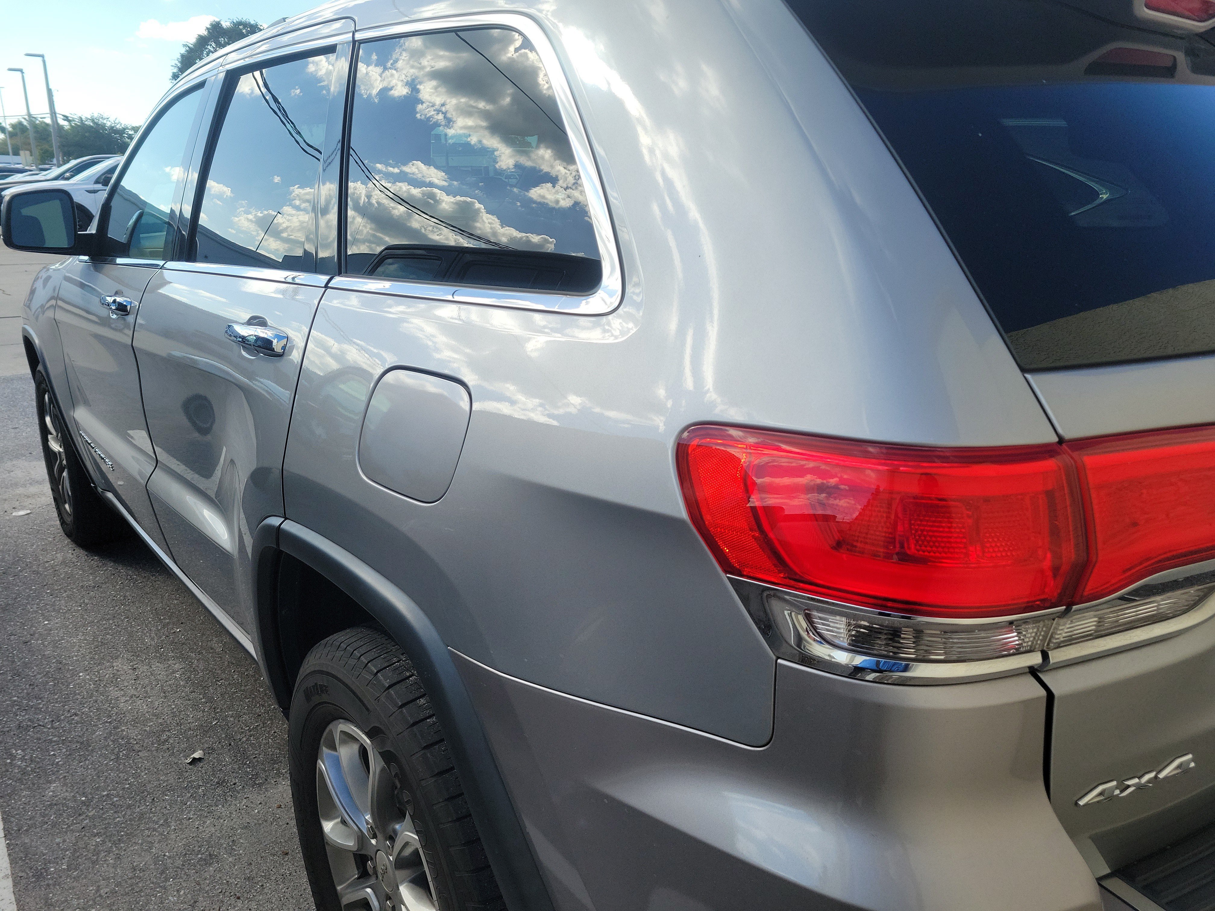 Used 2014 Jeep Grand Cherokee Limited AWD/4WD image 7
