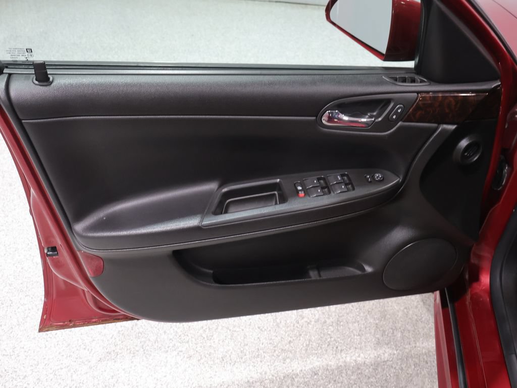 Used 2013 Chevrolet Impala LT w/ LT Sunroof Package FWD image 13