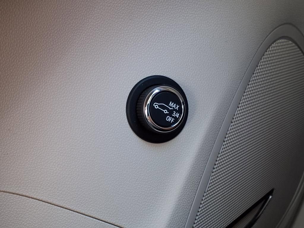 Used 2023 Buick Envision Avenir image 13