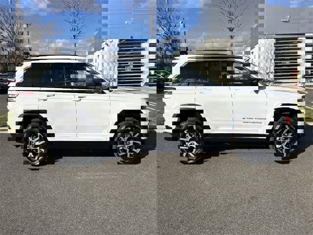 Certified 2024 Jeep Grand Cherokee Limited image 9