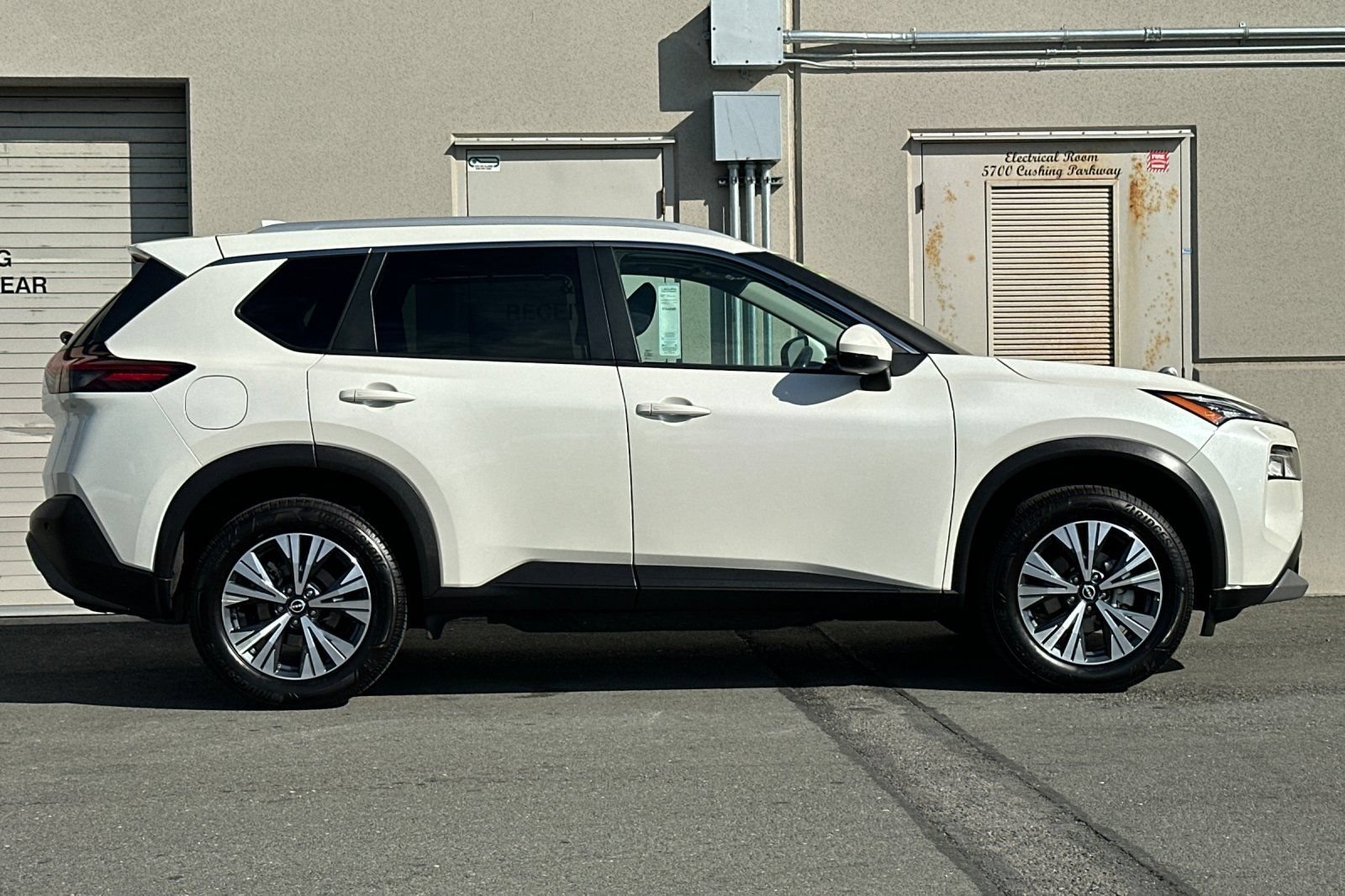 Used 2022 Nissan Rogue SV w/ SV Premium Package AWD/4WD image 3