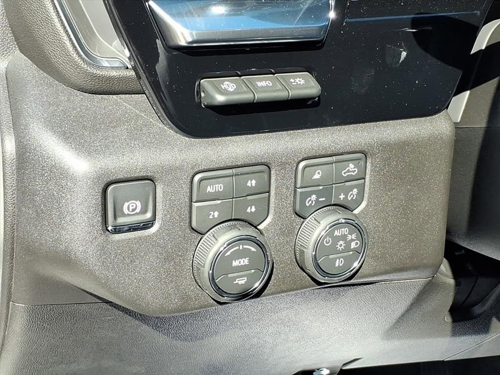 New 2026 Chevrolet Silverado 2500 LTZ w/ LTZ Premium Package image 16