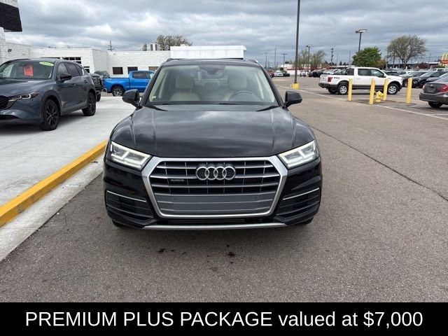 Used 2019 Audi Q5 2.0T Premium Plus w/ Premium Plus Package AWD/4WD image 3