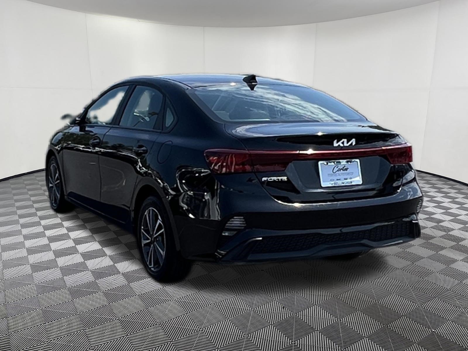 Used 2024 Kia Forte LXS FWD image 4