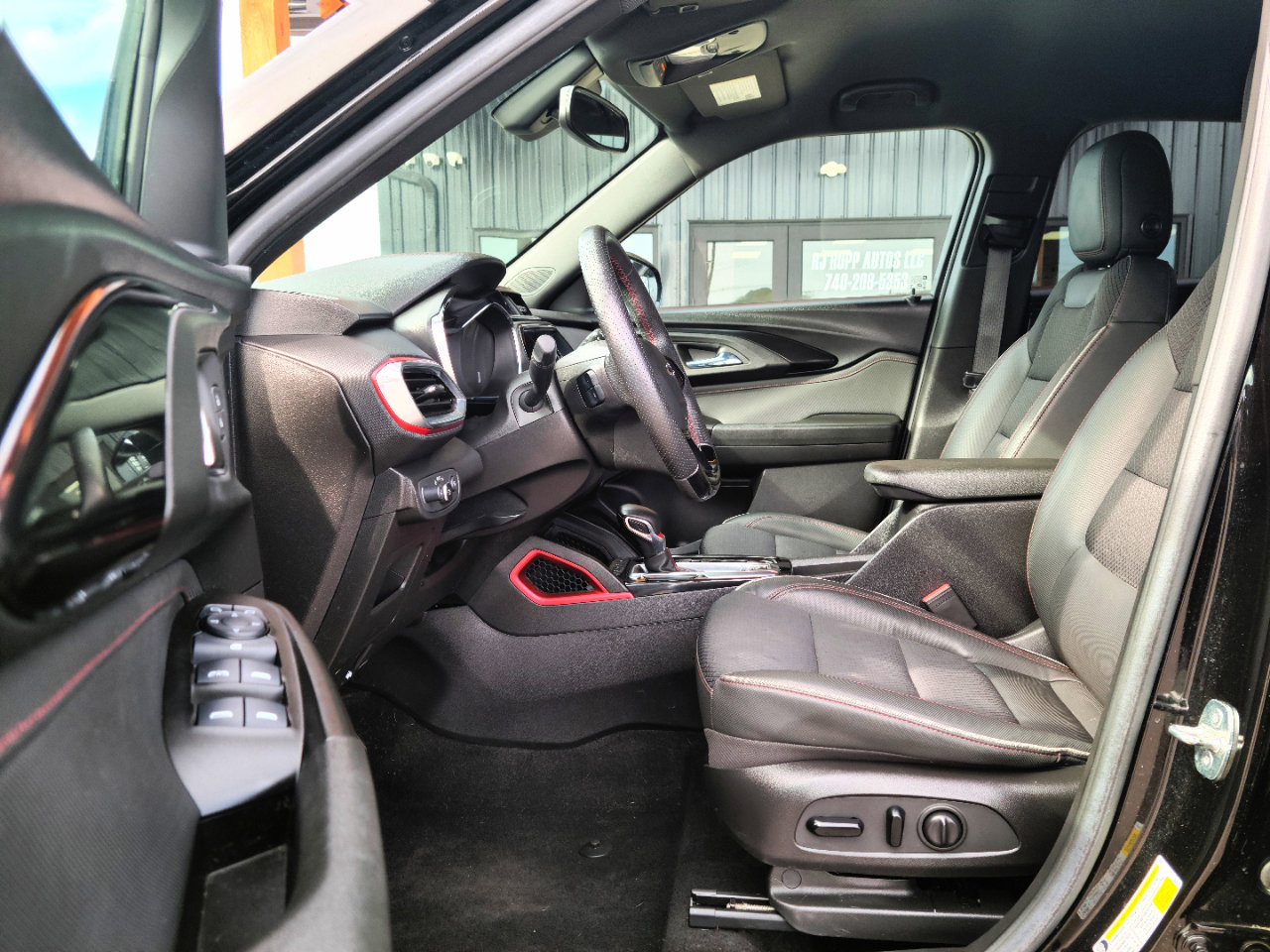 Used 2023 Chevrolet TrailBlazer RS w/ Convenience Package image 16