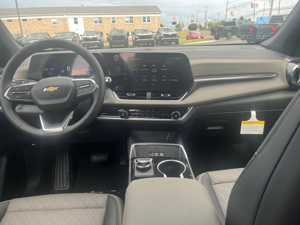 New 2026 Chevrolet Equinox LT w/ Convenience Package II FWD image 30