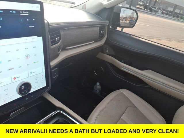 Used 2023 Ford Expedition Limited image 24