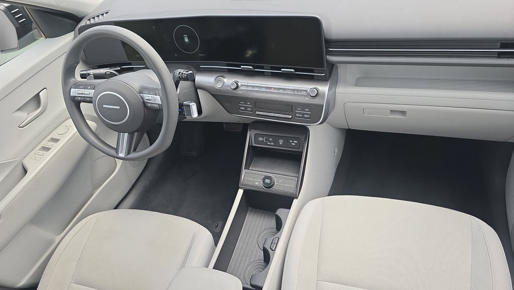 Certified 2024 Hyundai Kona SE FWD image 11