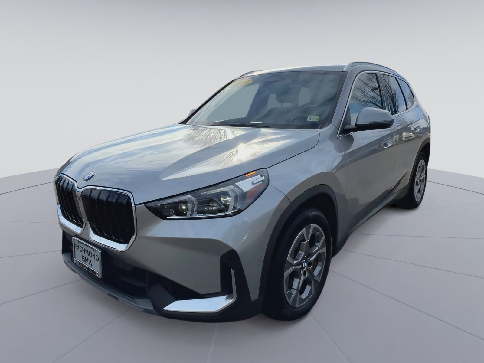 Used 2023 BMW X1 xDrive28i w/ Convenience Package AWD/4WD image 3