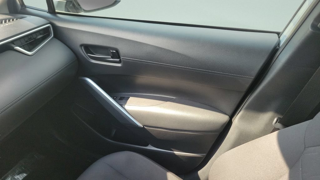 Certified 2024 Toyota Corolla Cross LE w/ Moonroof Package FWD image 13